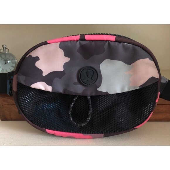 Lululemon Take it on the Belt Heritage 365 Camo Guava Pink Multi Hawaiian Blue - Picture 3 of 9